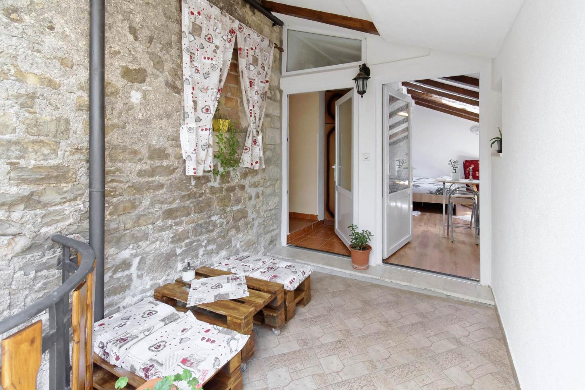 Apartments Viola By Rent Istria Momjan Exterior foto